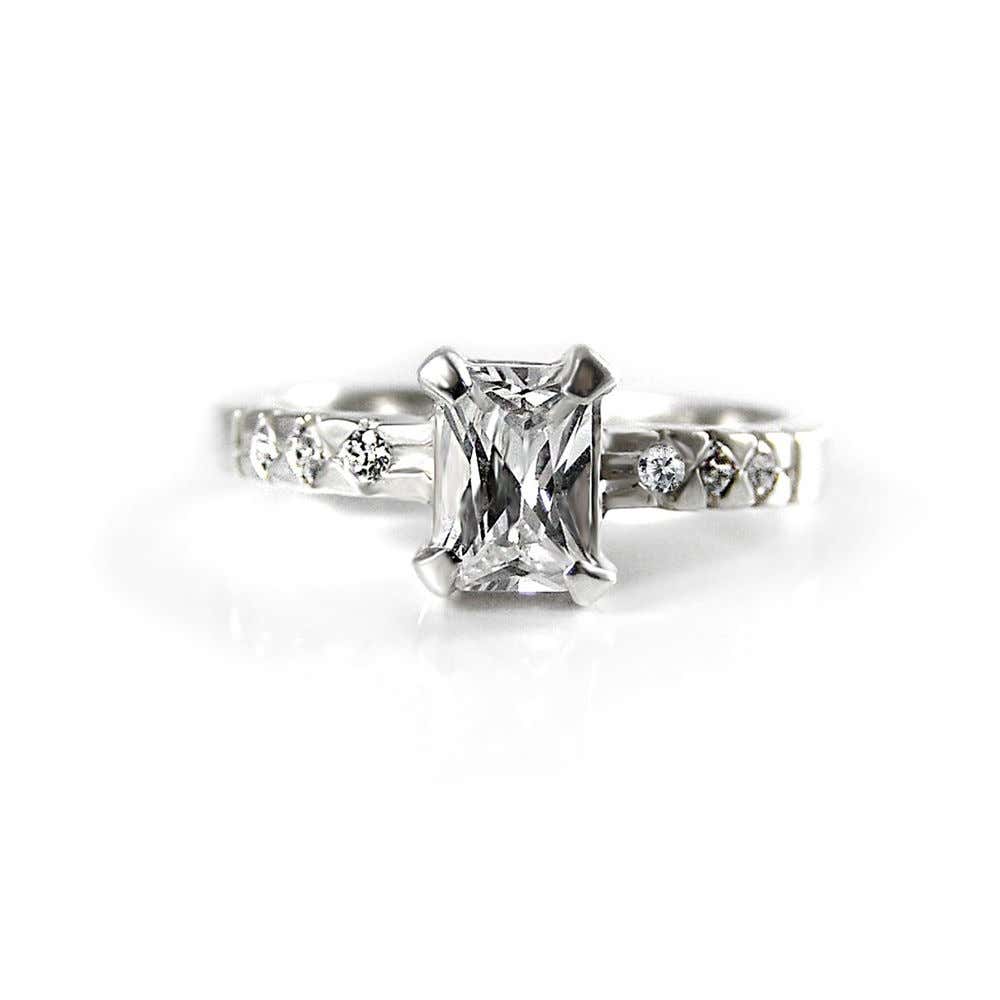 30.05% OFF on FINEJEWELTHAI Silver Diamond Cz-silver-wedding-ring-R1115cz