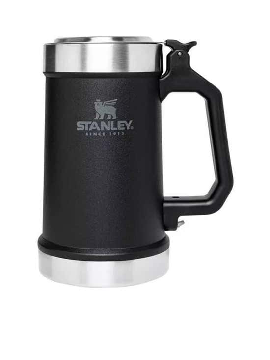 https://www.central.co.th/adobe/dynamicmedia/deliver/dm-aid--4437d228-651e-4c80-b430-9a474c5dbdeb/stanley-classicbottleopenerbeersteinglassmug24ozmatteblack-mkp1402019-1.jpg?preferwebp=true&quality=60&width=550