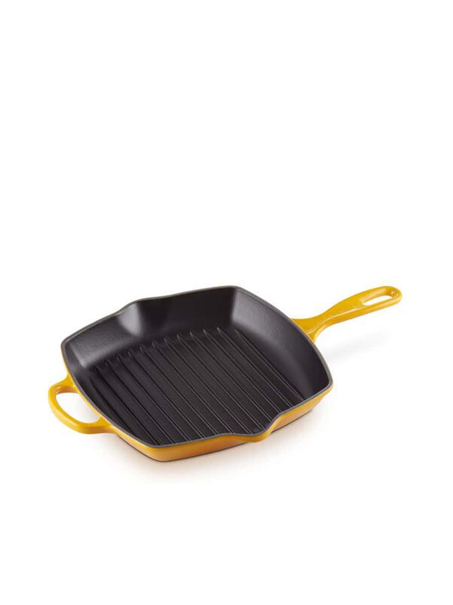 https://www.central.co.th/adobe/dynamicmedia/deliver/dm-aid--5745487f-cfda-4baa-b23b-3de347d18015/lecreuset-nectarsignaturesquareskilletgrill26cm20183266720422yellow-cds87695373-1.jpg?preferwebp=true&quality=60