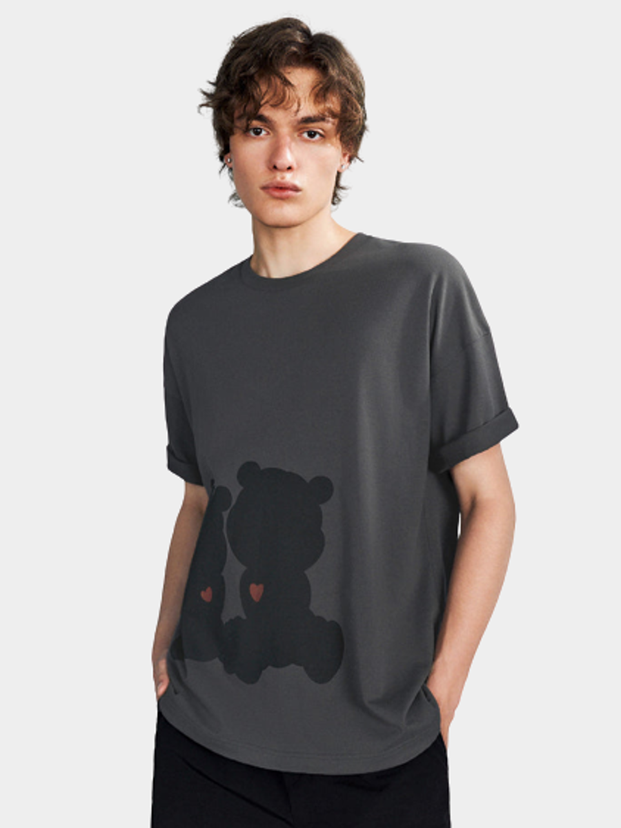 33.61% OFF on URBAN REVIVO Men's Bear Printed Crew Neck T-Shirt Grey
