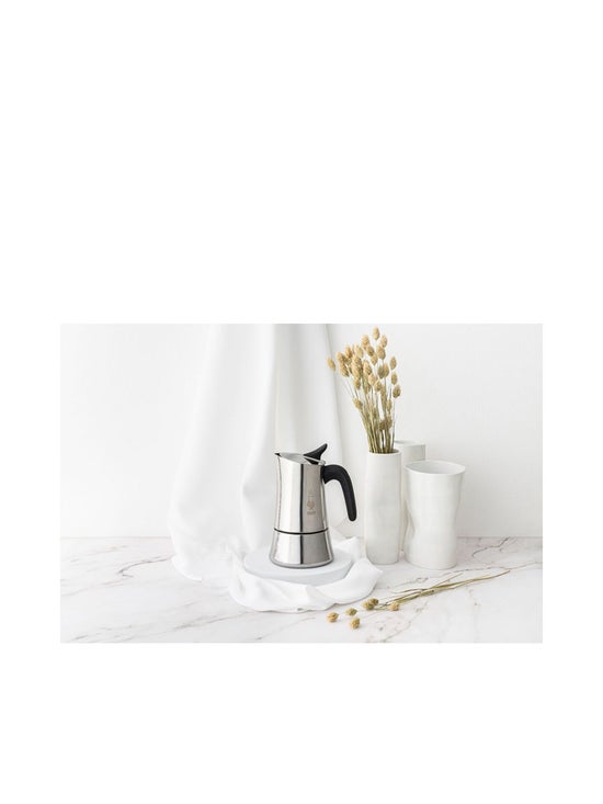 https://www.central.co.th/adobe/dynamicmedia/deliver/dm-aid--76f27c0c-e654-437d-9f83-fce09e4e4276/bialetti-coffeemakermoonexclusivesilver6cups-cds99542207-2.jpg?preferwebp=true&quality=85&width=550