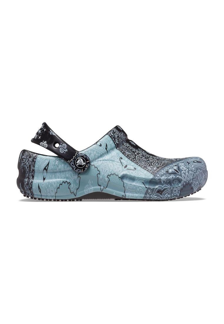 Camo bistro online crocs