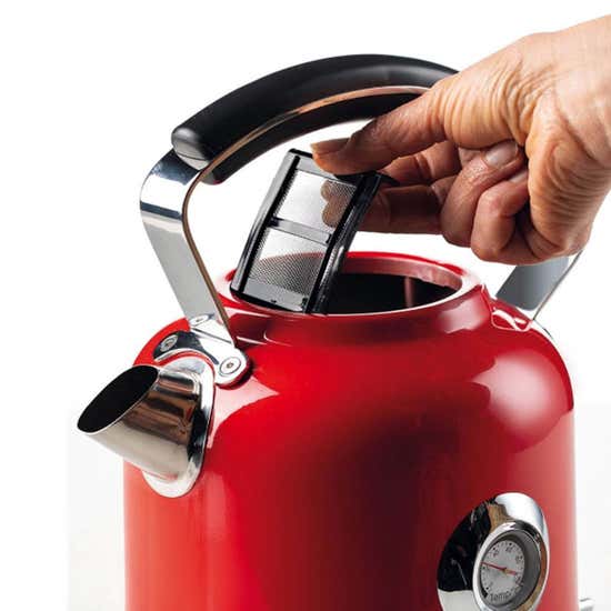 https://www.central.co.th/adobe/dynamicmedia/deliver/dm-aid--ce22a265-75a6-4884-bbe3-a132e7b2aa18/ariete-modernacordlesskettle1.7lit.model.2854red-mkp0710345-4.jpg?quality=60&preferwebp=true&width=550