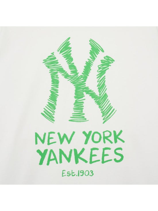 408 New York Yankees Store Stock Photos, High-Res Pictures, and