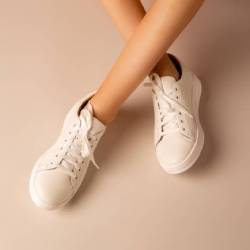 women sneakers (1)