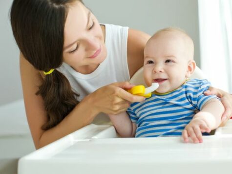 BRUSHING BABY'S TEETH1