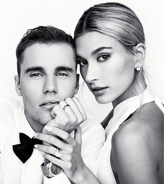 10 ชุดคู่ของ Justin และ Hailey Bieber ที่ถูกจับตามากที่สุด 