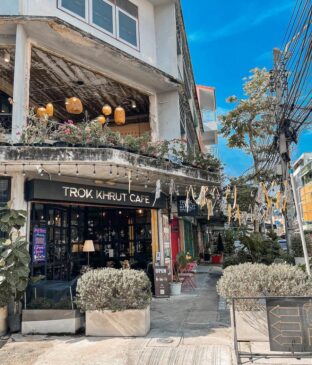 TROK KHRUT CAFE 1