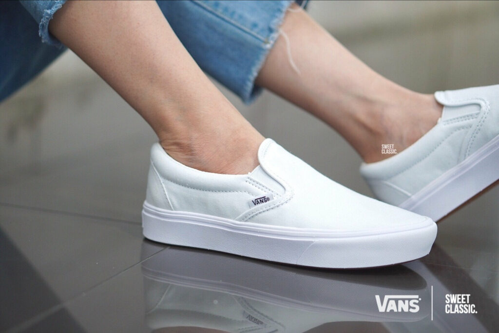 white sneaker for women 6 - Vans Slip-Ons