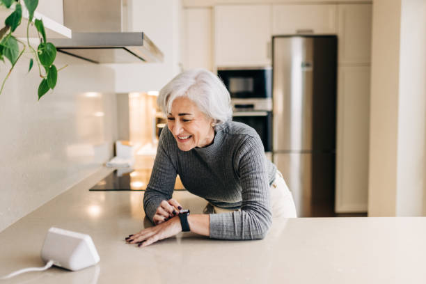 mom with smartwatch